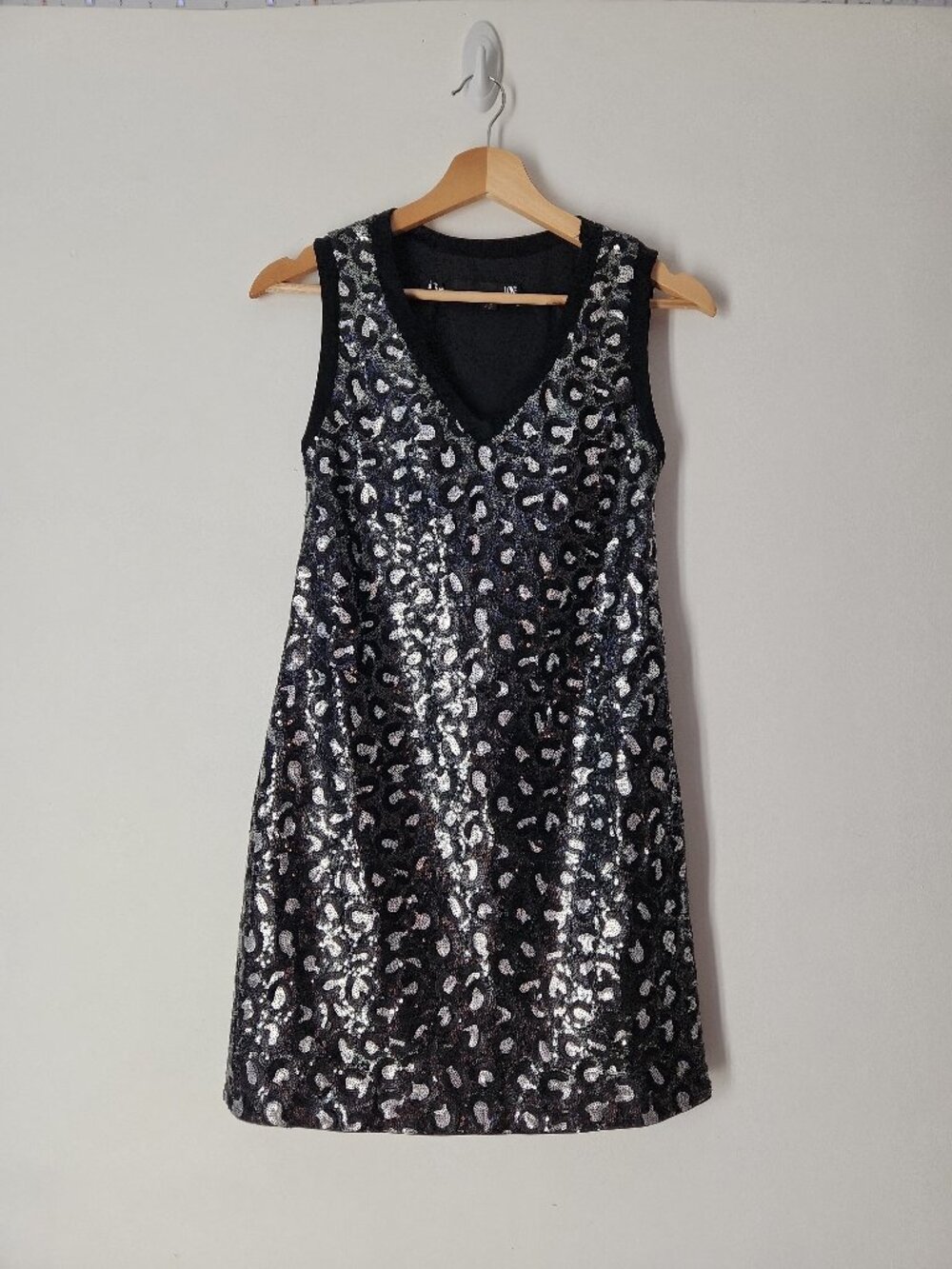 Love Moschino Italy Leopard Print Sequin V-Neck mini Dress silver black 4 US